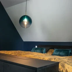 Art Deco hanglamp messing met oceaanblauw glas 33 cm - Pallon