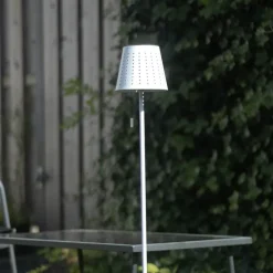 Buiten vloerlamp wit incl. LED 3-staps dimbaar op solar - Ferre