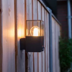 Buiten wandlamp donkergrijs met bewegingsmelder IP44 - Denmark