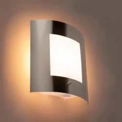 Buiten wandlamp staal IP44 schemersensor - Emmerald