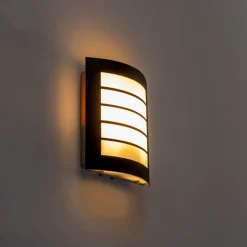 Buiten wandlamp zwart IP44 met schemersensor - Miro
