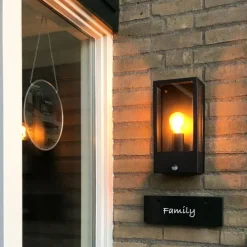 Buiten wandlamp zwart met bewegingsmelder IP44 - Rotterdam