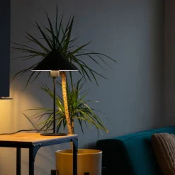 Design tafellamp zwart - Triangolo