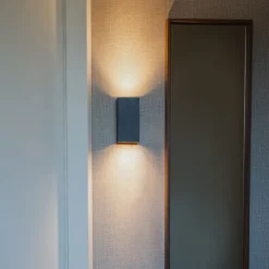 Design vierkante wandlamp zwart met gouden binnenkant - Sab