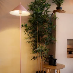 Design vloerlamp roze driehoek - Triangolo