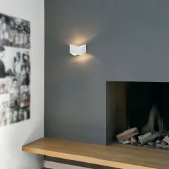 Design wandlamp wit met zilveren binnenkant - Fold