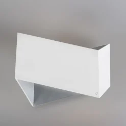 Design wandlamp wit met zilveren binnenkant - Fold