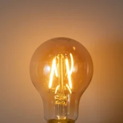 E27 dimbare LED lamp A60 goud 3W 250 lm 2200K