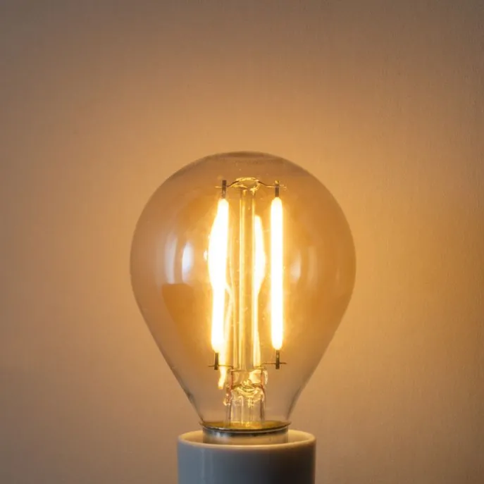 E14 dimbare LED lamp P45 goud 3W 250 lm 2200K