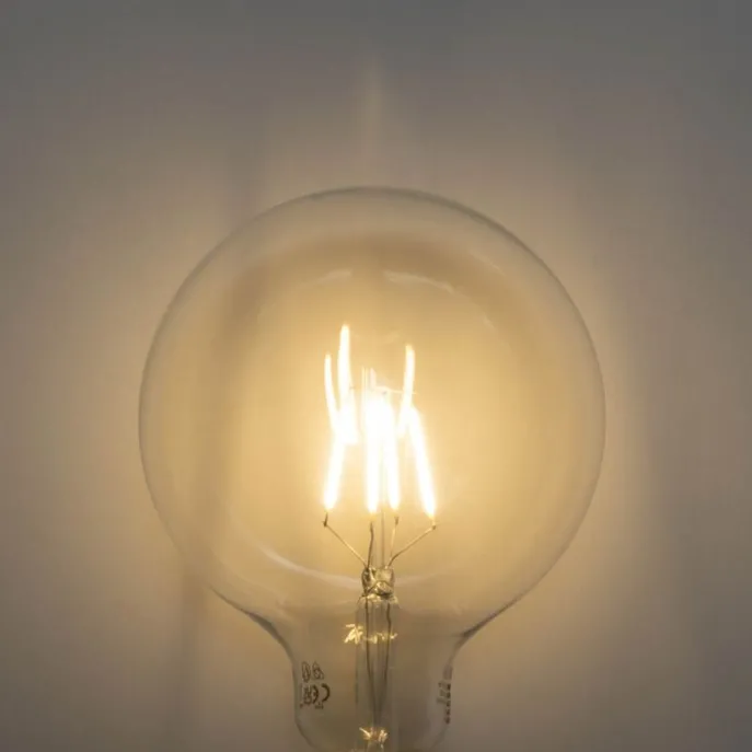 E27 3-staps dimbaar LED spiraal filament G125 4W 450 lm 2700K