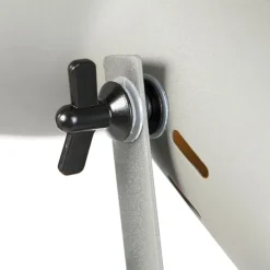 Industriële vloerlamp op houten tripod met grijze kap - Laos