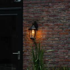 Klassieke buiten wandlantaarn zwart IP44 - Havana Down