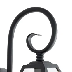 Klassieke buiten wandlantaarn zwart IP44 - Berta