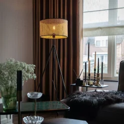 Landelijke vloerlamp tripod zwart met rotan kap - Kata