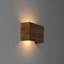 Landelijke wandlamp walnoot hout - Otan