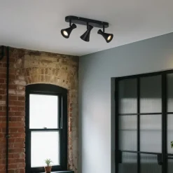 Moderne plafondspot zwart 3-lichts draai- en kantelbaar - Triangle