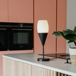 Moderne tafellamp zwart met opaal glas - Drop