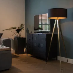 Moderne vloerlamp messing met zwarte kap - Ilse