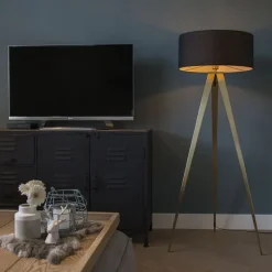 Moderne vloerlamp messing met zwarte kap - Ilse