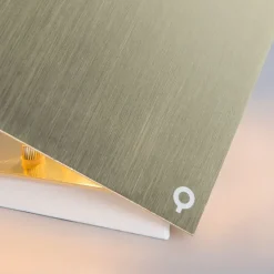 Moderne wandlamp goud met lichteffect - Cube