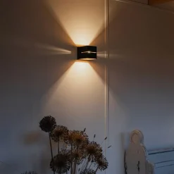 Moderne wandlamp zwart met goud 9,7 cm - Transfer Groove