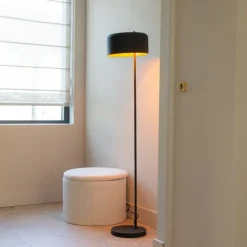 Retro vloerlamp zwart met gouden binnenkant - Jinte