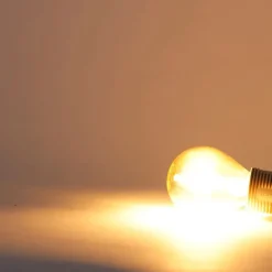 Set van 4 E14 dimbare LED lampen P45 goud 3,5W 330 lm 2100K