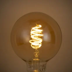 Smart E27 dimbare LED lamp G95 amber 4.9W 320 lm 2500K