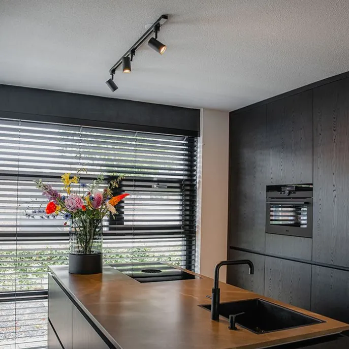 Smart railsysteem zwart incl. 3 WiFi GU10 1-fase - Iconic Jeana