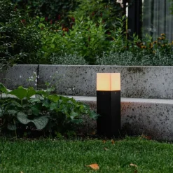 Staande buitenlamp zwart met opaal witte kap 30 cm - Denmark