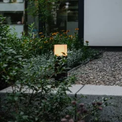 Staande buitenlamp zwart met opaal witte kap 30 cm - Denmark