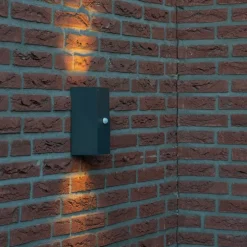 Wandlamp donkergrijs 2-lichts IP44 met bewegingssensor - Baleno